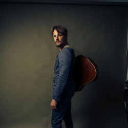 Charlie Mars photo