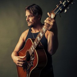 Charlie Mars photo