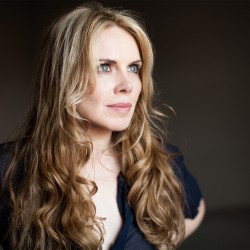 Mary Fahl photo