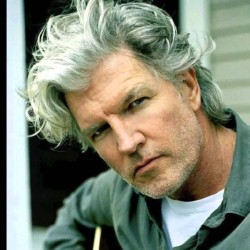 Tim Finn photo